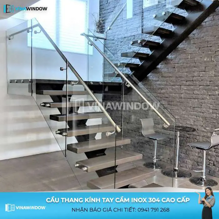 cầu thang kính tay cầm inox