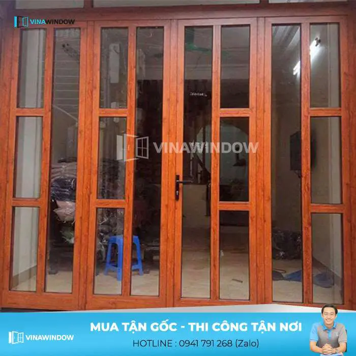 cửa đi 4 cánh mở quay vân gỗ