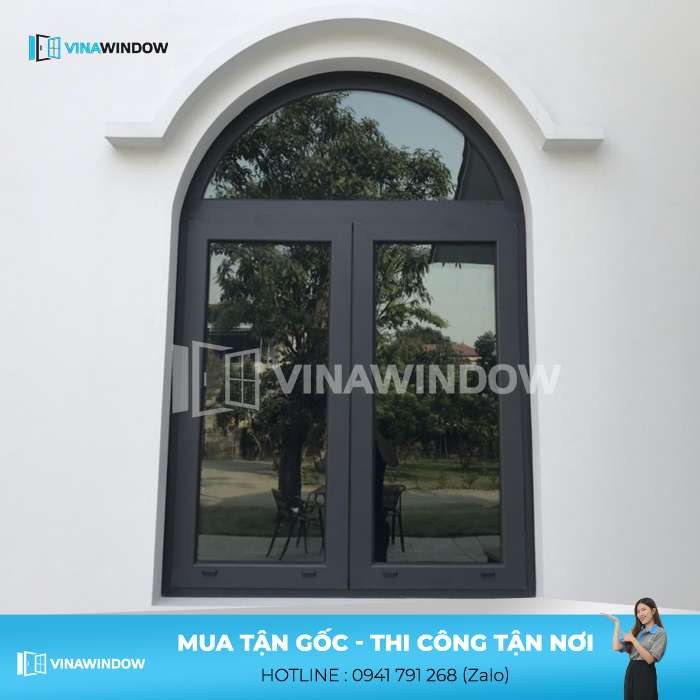 Mẫu cửa sổ 2 cánh mở quay hình vòm cung phù hợp với phong cách kiến trúc cổ điển