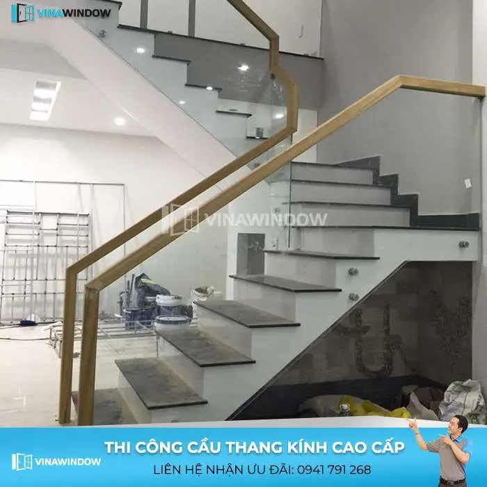 thi công cầu thang kính cường lực giá rẻ