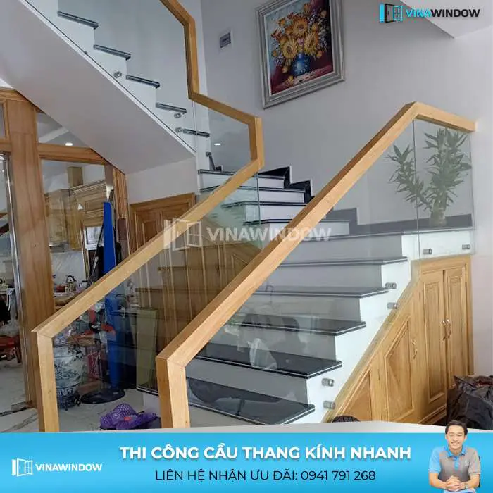 thi công cầu thang kính